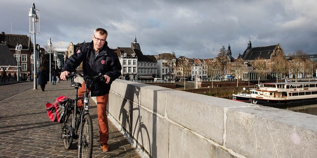 Foto 2 Ron op fiets.jpg